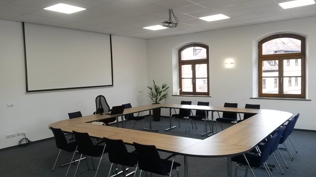 Der neue Sitzungssaal ist ansprechend und vielseitig