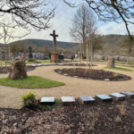 Neues Urnenfeld auf dem Friedhof Neustadt